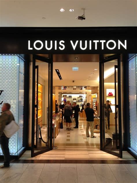 hoeveel winkels heeft louis vuitton|louis vuitton netherlands website.